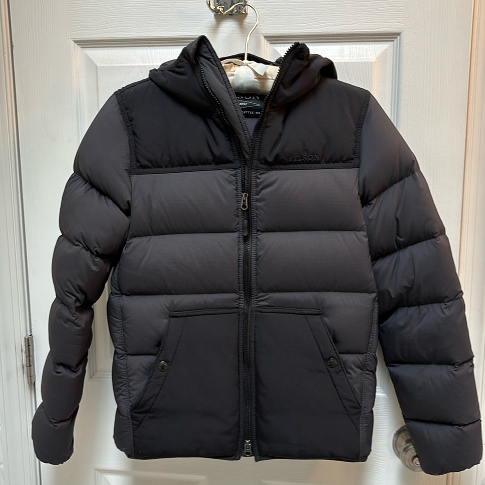 EUC - Filson goose down puffer coat. Winter. Toasty. Ski. Warm.